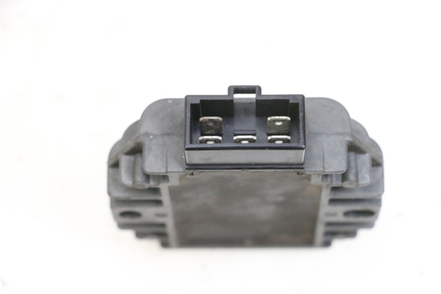 photo de CHARGING REGULATOR YAMAHA YP MAJESTY 125 (2002 - 2006) - Zoom on usage condition