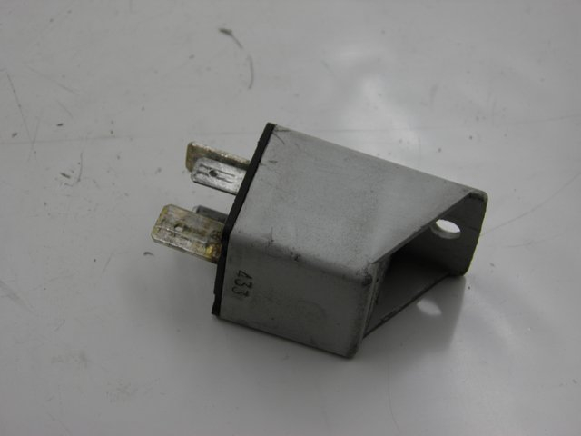 photo de STARTER RELAY DERBI GP MAX 250 (2006 - 2008) - Component detail