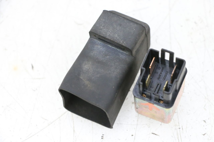 photo de STARTER RELAY HONDA NSR R 125 (1994 - 2003) - Zoom on usage condition