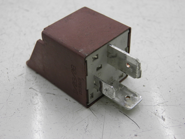 photo de STARTER RELAY PIAGGIO MP3 RL 125 (2008 - 2009) - Alternative perspective
