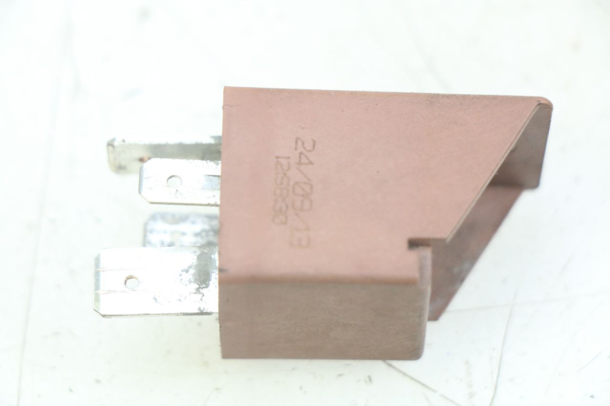 photo de STARTER RELAY PIAGGIO VESPA PRIMAVERA 2T 50 (2013 - 2018)
