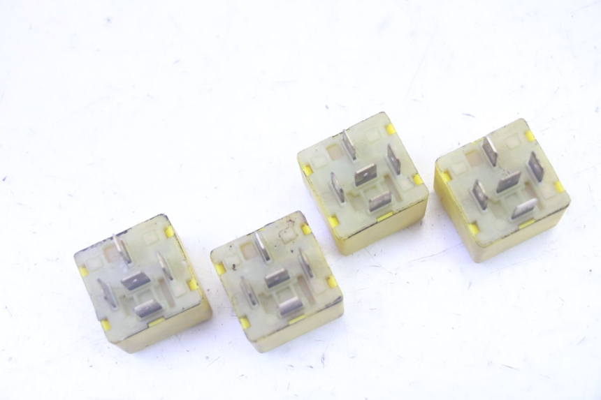 photo de ELECTRICAL RELAY PIAGGIO MP3 LT 300 (2010 - 2016) - Alternative perspective