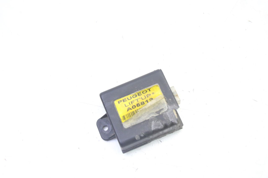 photo de RELAY PEUGEOT SATELIS 250 (2006 - 2012)