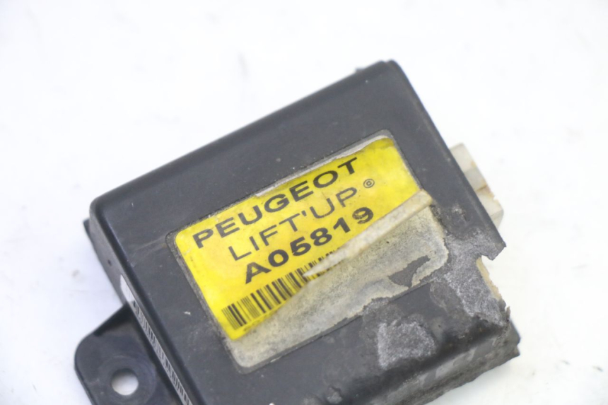photo de RELAY PEUGEOT SATELIS 250 (2006 - 2012)