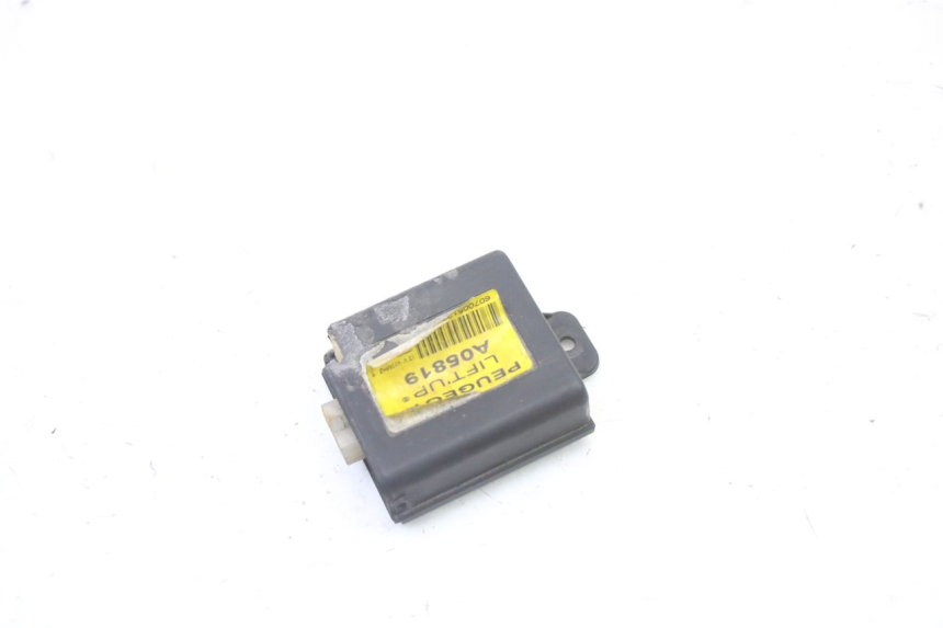 photo de RELAY PEUGEOT SATELIS 250 (2006 - 2012)