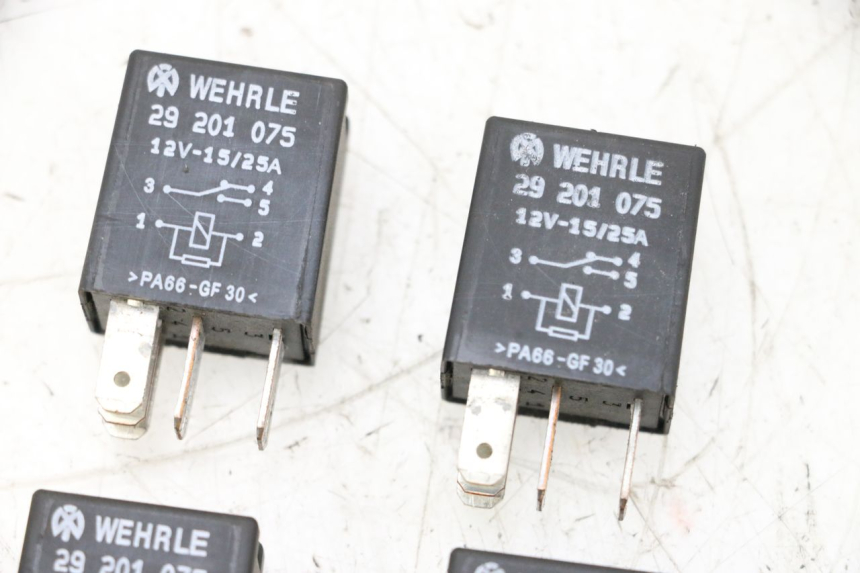 photo de RELAY PEUGEOT SATELIS 125 (2013 - 2018) - Zoom on usage condition