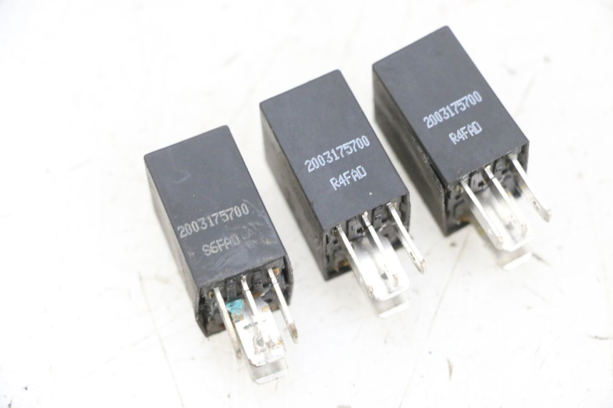 photo de RELAY PEUGEOT SPEEDFIGHT 4 4T EFI 50 (2021 - 2025) - Alternative perspective