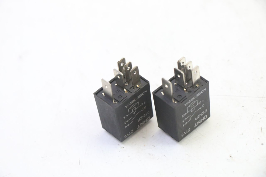 photo de RELAY PEUGEOT STREETZONE I NAKED 2T 50 (2018 - 2020)