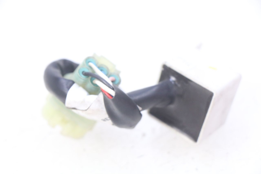photo de ELECTRICAL RELAY PIAGGIO VESPA GTS IGET ABS 125 (2017 - 2023)