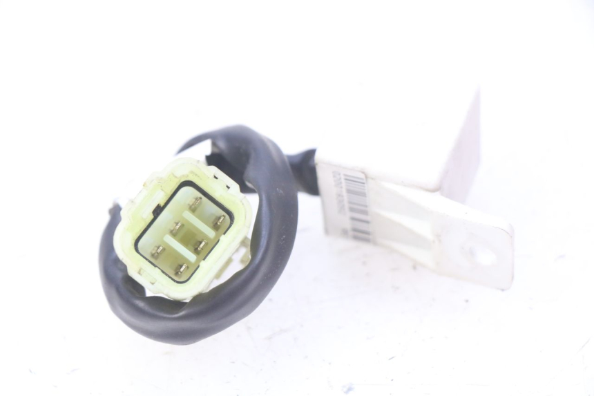 photo de ELECTRICAL RELAY PIAGGIO VESPA GTS IGET ABS 125 (2017 - 2023)