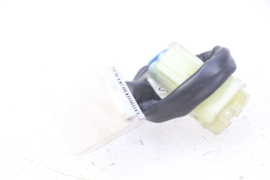 photo de ELECTRICAL RELAY PIAGGIO VESPA GTS IGET ABS 125 (2017 - 2023)