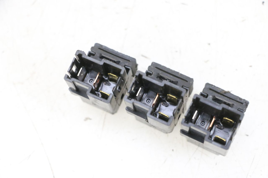 photo de ELECTRICAL RELAY YAMAHA XMAX X-MAX 125 (2006 - 2009) - Technical close-up