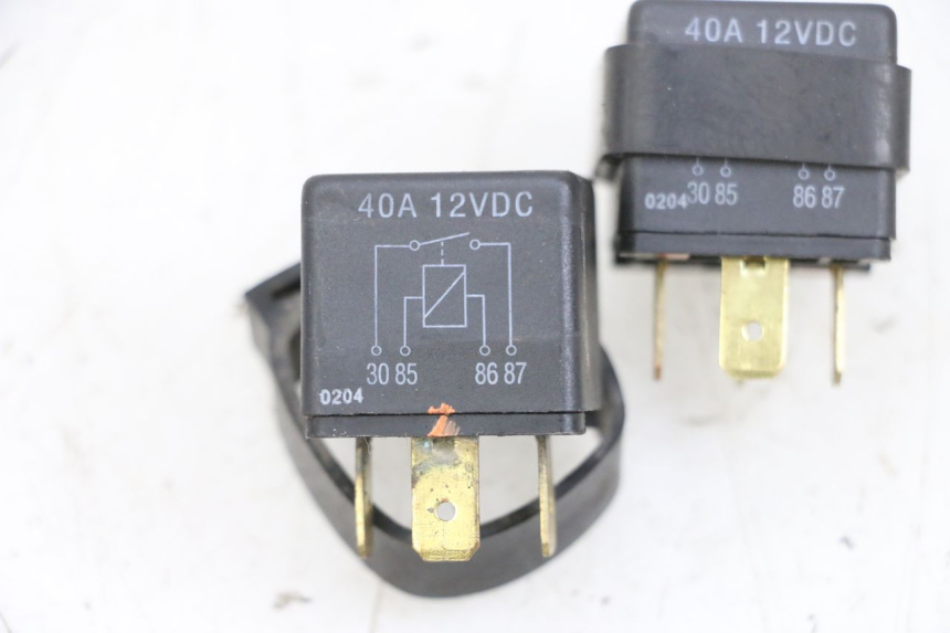 photo de ELECTRICAL RELAY YAMAHA YP MAJESTY 125 (2002 - 2006) - Component detail