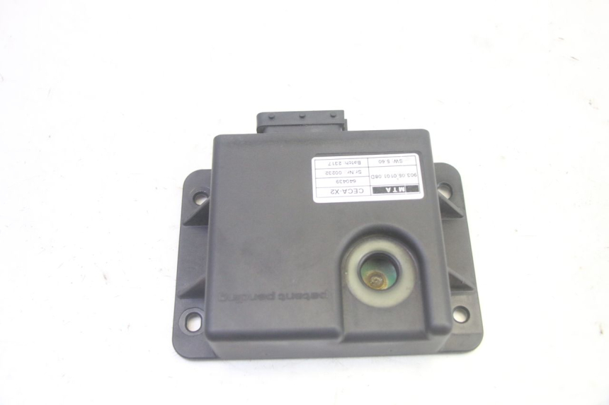 photo de ROLL LOCK RELAY PIAGGIO MP3 500 (2016 - 2018) - Zoom on usage condition