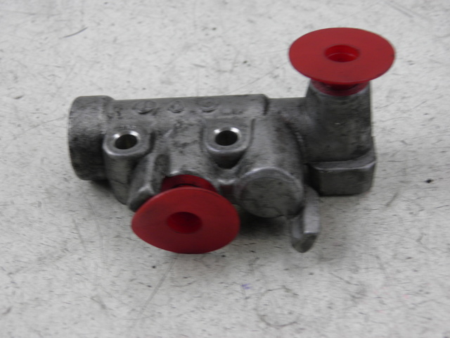 photo de BRAKE PROPORTIONING VALVE HONDA FES S-WING SWING ABS 125 (2007 - 2015)
