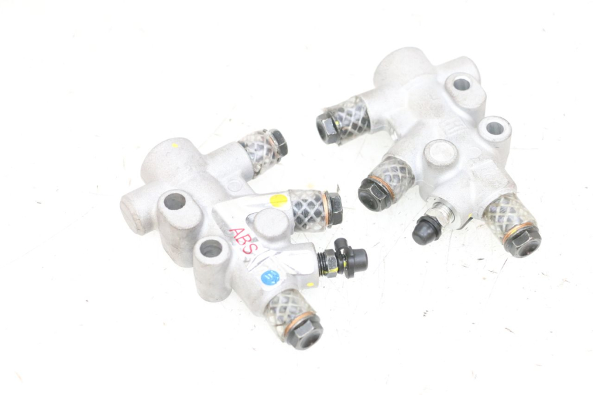 photo de BRAKE SPLITTER PIAGGIO MP3 HPE 300 (2019 - 2026) - Zoom on usage condition