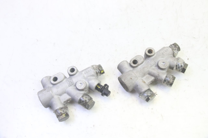 photo de BRAKE PROPORTIONING VALVE PIAGGIO MP3 RL 250 (2007 - 2010) - Technical close-up