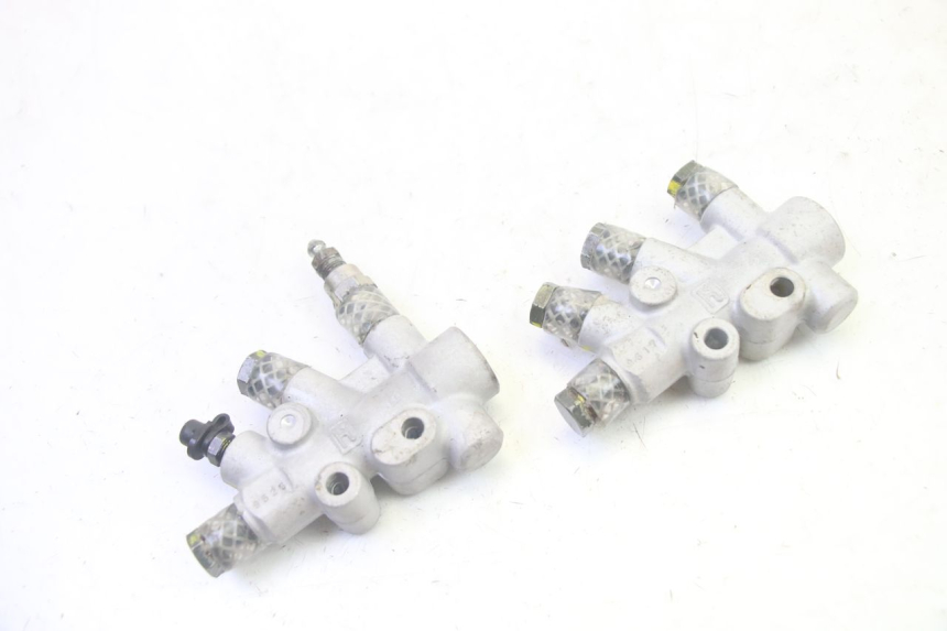 photo de BRAKE PROPORTIONING VALVE PIAGGIO MP3 RL 250 (2006 - 2010) - Alternative perspective
