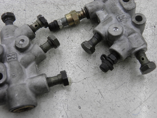 photo de BRAKE PROPORTIONING VALVE PIAGGIO MP3 RL 250 (2007 - 2010)