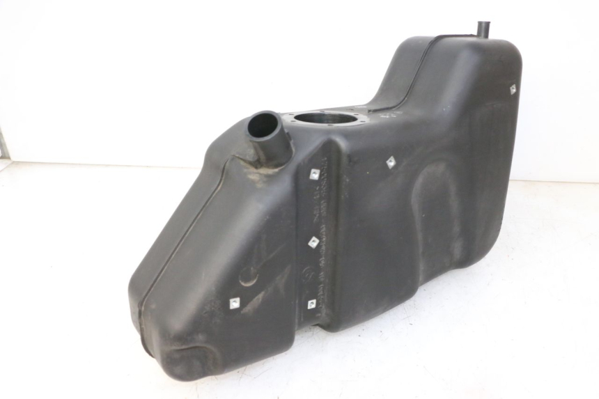 photo de FUEL TANK QUADRO 4 4D 350 (2015 - 2018)