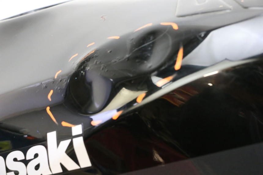 photo de FUEL TANK KAWASAKI GPZ RX 1000 (1986 - 1988) - Technical close-up