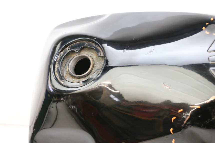 photo de FUEL TANK KAWASAKI GPZ RX 1000 (1986 - 1988) - Fixing points details