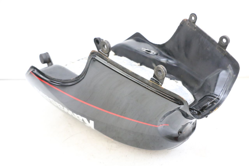 photo de FUEL TANK KAWASAKI GPZ RX 1000 (1986 - 1988) - Fixing points details