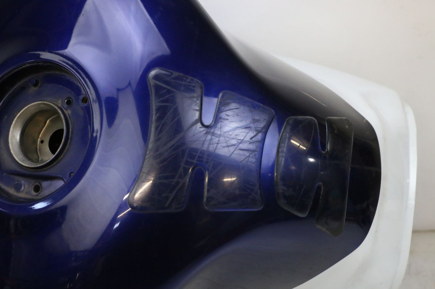 photo de FUEL TANK SUZUKI GSXR GSX-R 1000 (2003 - 2004) - Technical close-up