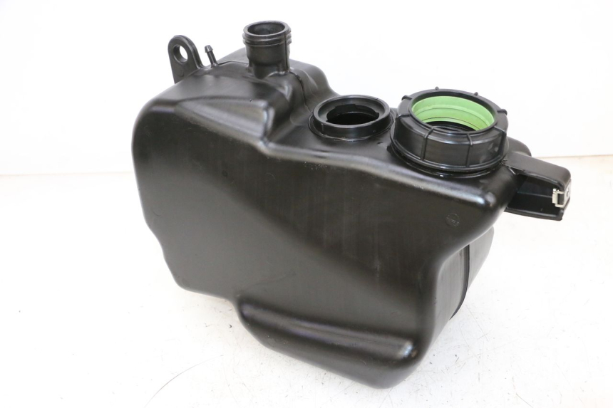 photo de FUEL TANK PIAGGIO MP3 HPE 300 (2019 - 2026) - Technical close-up