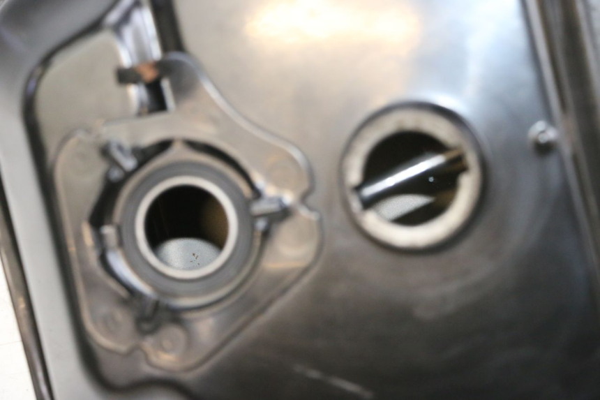 photo de FUEL TANK JM MOTORS OLDIES GT 4T 50 (2018 - 2025) - Surface and material condition