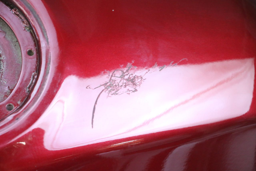 photo de FUEL TANK KAWASAKI ZR 7 750 (1999 - 2001) - Distinctive features