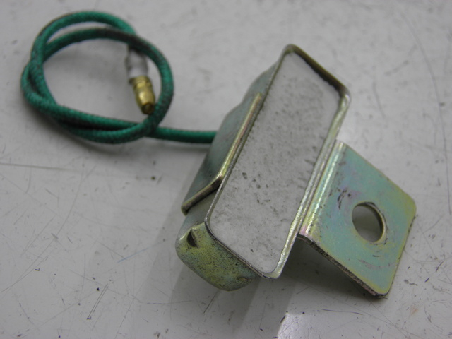 photo de RESISTANCE PEUGEOT TWEET 125 (2010 - 2017)