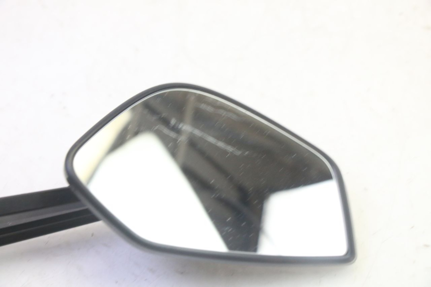 photo de RIGHT MIRROR BMW R GS 1250 (2021 - 2024) - Zoom on usage condition