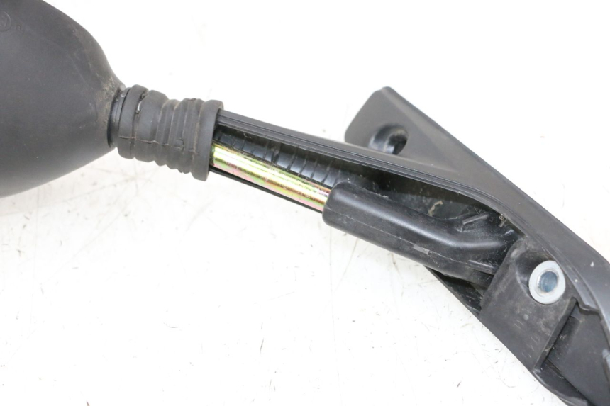 photo de LEFT MIRROR PIAGGIO X8 125 (2004 - 2007) - Focus on structure