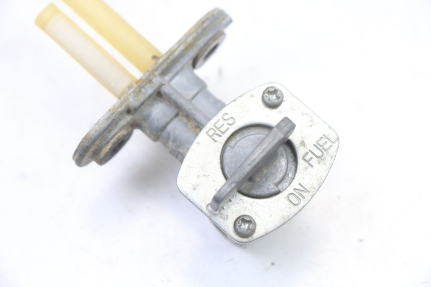 photo de FUEL TANK TAP YAMAHA TTR 125 (2000 - 2020) - Zoom on usage condition