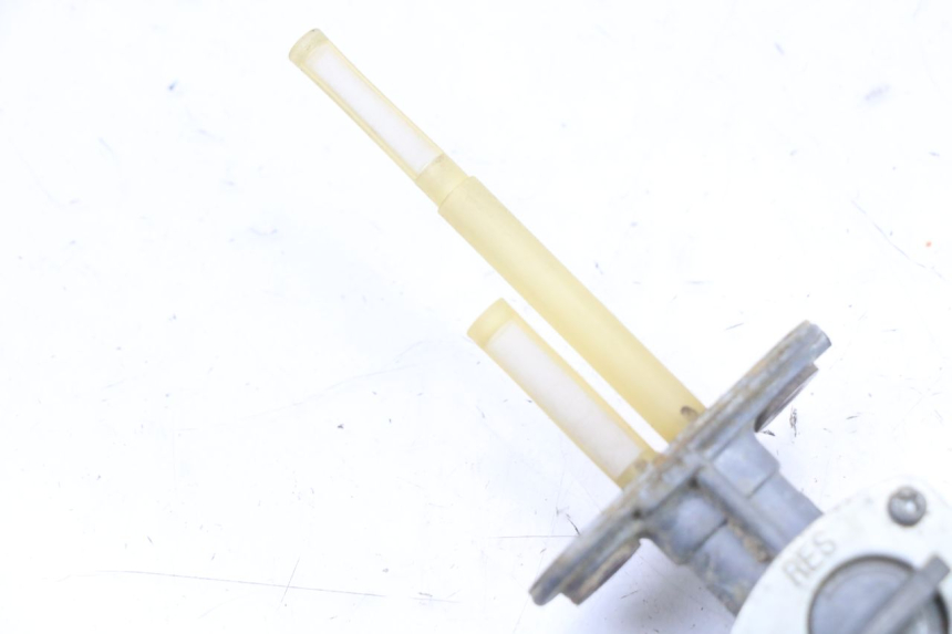 photo de FUEL TANK TAP YAMAHA TTR 125 (2000 - 2020) - Alternative perspective