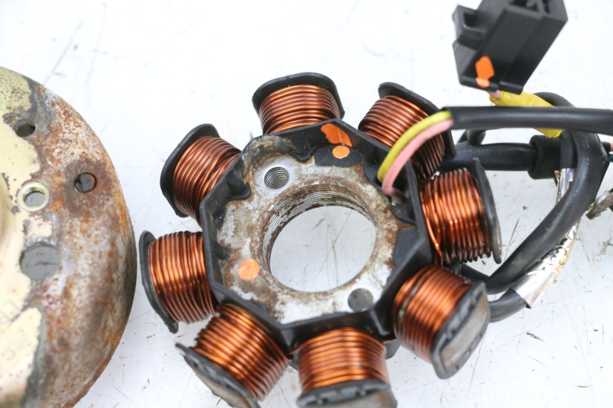 photo de ROTOR STATOR KYMCO AGILITY CITY 4T 50 (2008 - 2016) - Additional view of the item