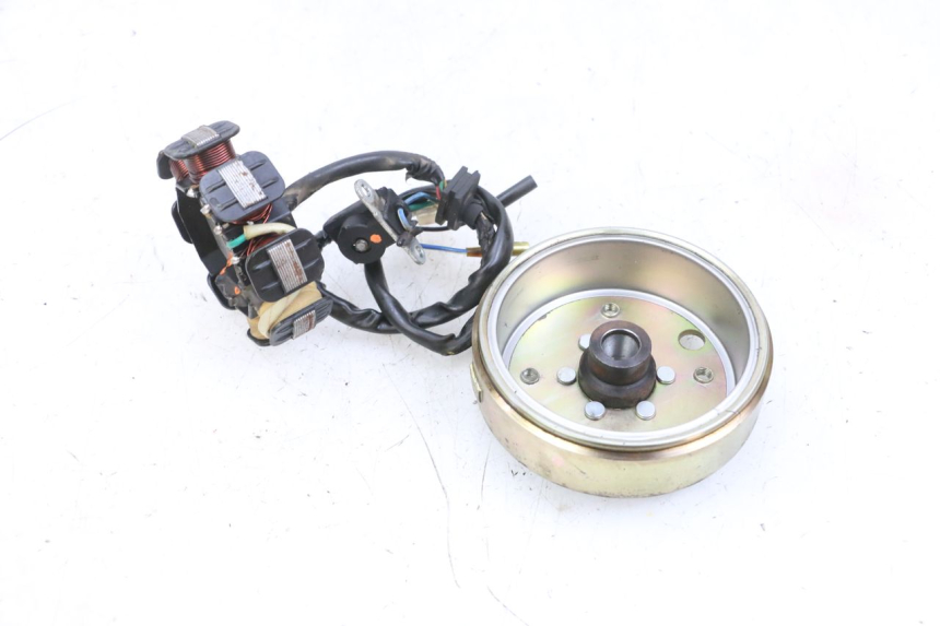 photo de ROTOR STATOR PEUGEOT KISBEE 4T 50 (2010 - 2017) - Alternative perspective