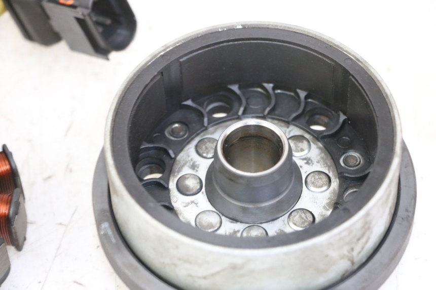 photo de ROTOR STATOR PIAGGIO VESPA GRANTURISMO 200 (2004 - 2005)