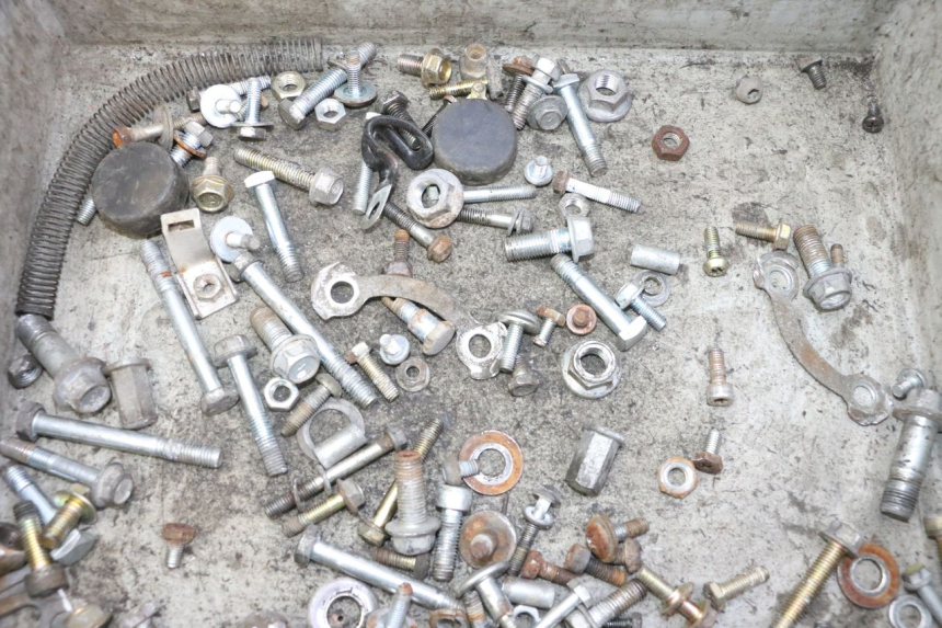 photo de SCREWS BAG HYOSUNG GV AQUILA 125 (2000 - 2004)