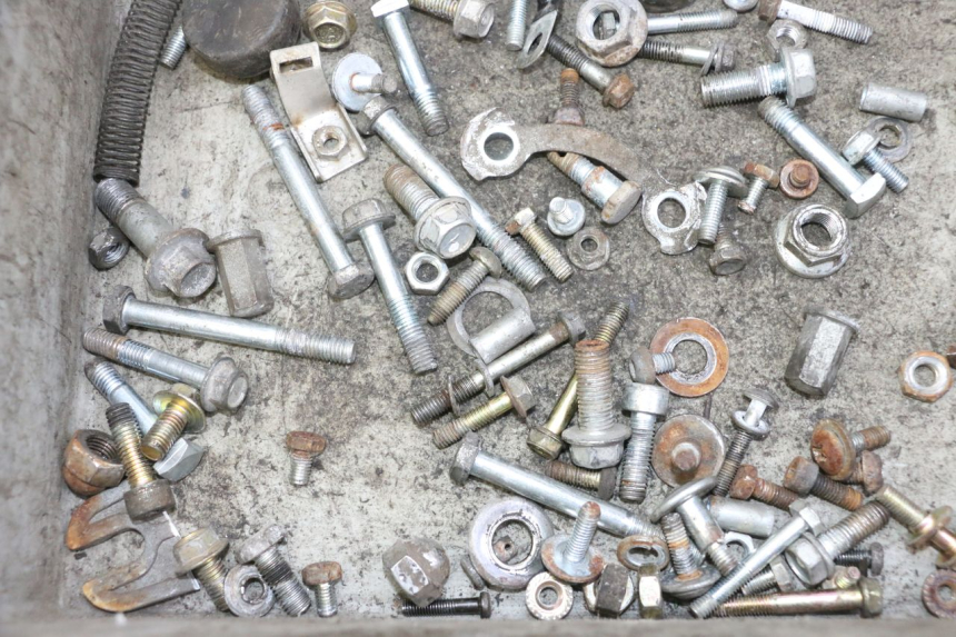 photo de SCREWS BAG HYOSUNG GV AQUILA 125 (2000 - 2004)