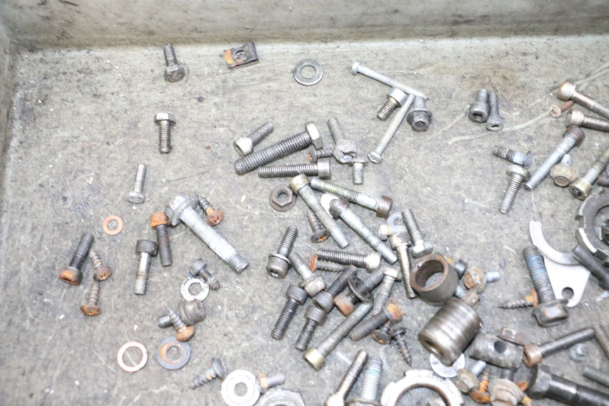 photo de SCREW FASTENER BAG MBK BOOSTER SPIRIT NAKED 50 (2004 - 2017) - Zoom on usage condition