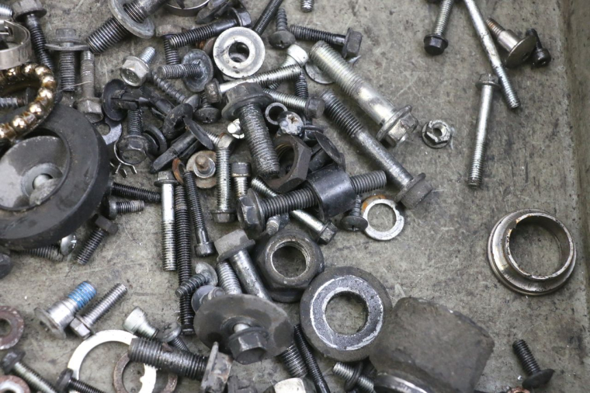 photo de SCREW FASTENER BAG SUZUKI BURGMAN 125 (2007 - 2014) - Zoom on usage condition