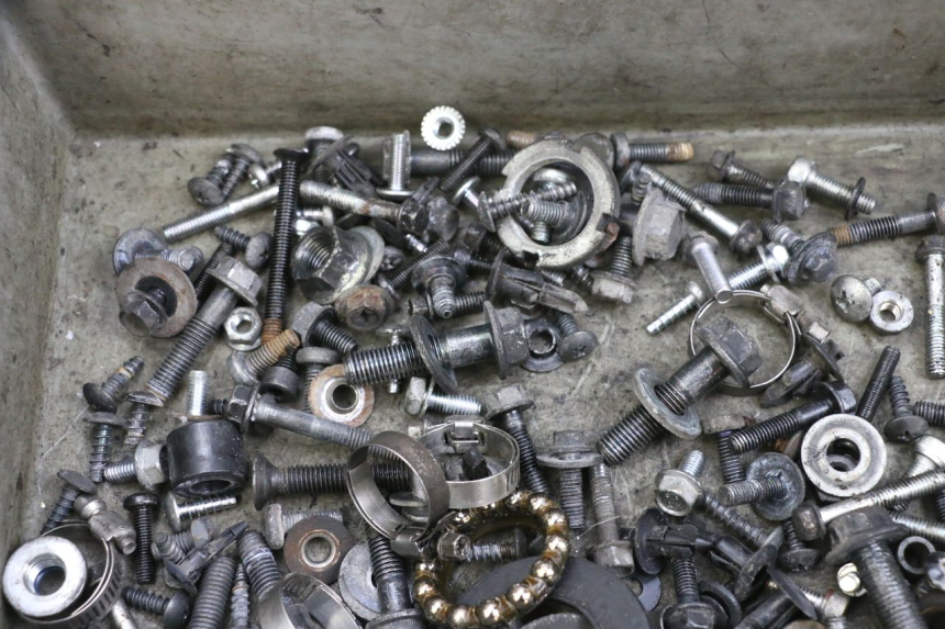 photo de SCREW FASTENER BAG SUZUKI BURGMAN 125 (2007 - 2014) - Technical close-up