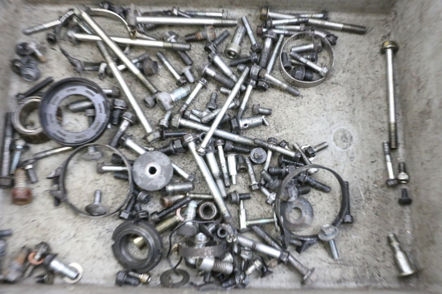 photo de SCREWS BAG SUZUKI BURGMAN EXECUTIVE ABS 650 (2006 - 2012) - Component detail