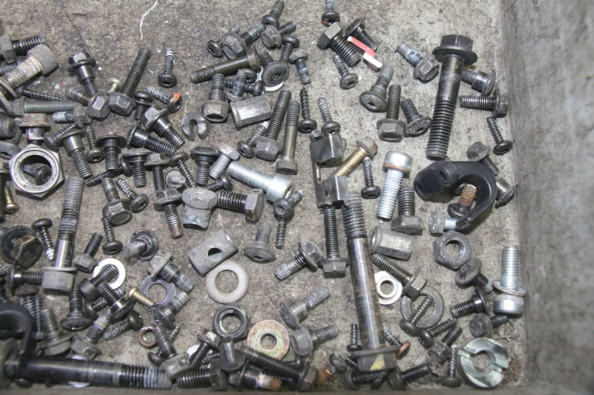 photo de SCREW FASTENER BAG PEUGEOT DJANGO 4T 50 (2014 - 2019) - Zoom on usage condition