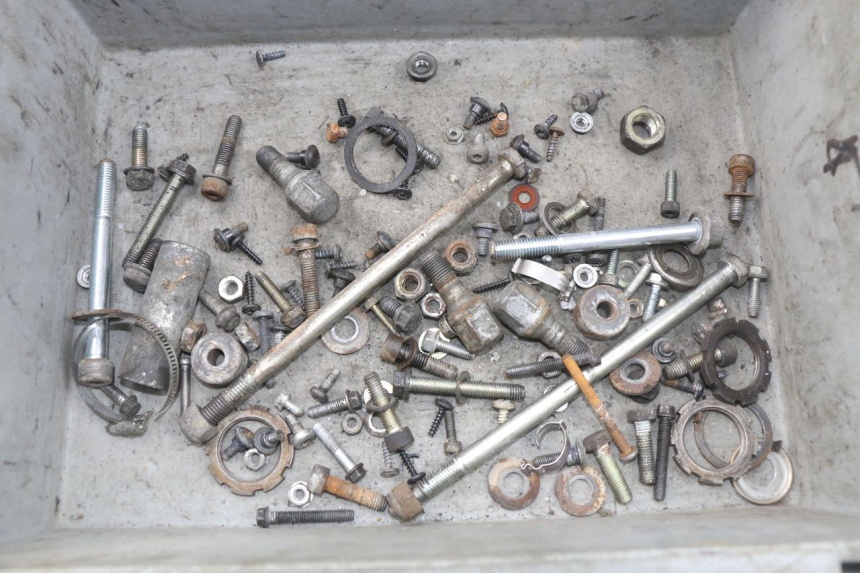 photo de SCREWS BAG PEUGEOT ELYSTAR 125 (2002 - 2007)