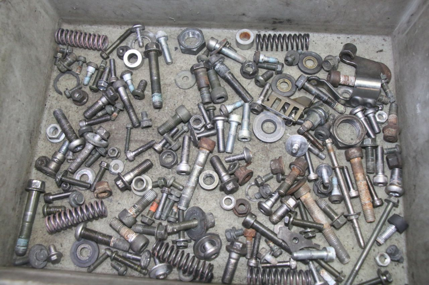 photo de SCREW HARDWARE BAG YAMAHA FZ6 N FAZER 600 (2004 - 2006)