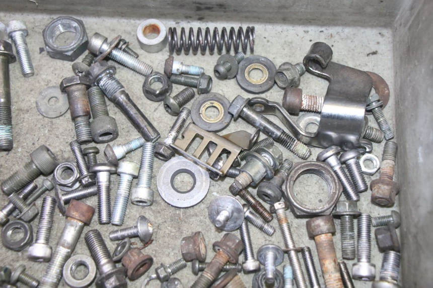 photo de SCREW HARDWARE BAG YAMAHA FZ6 N FAZER 600 (2004 - 2006)