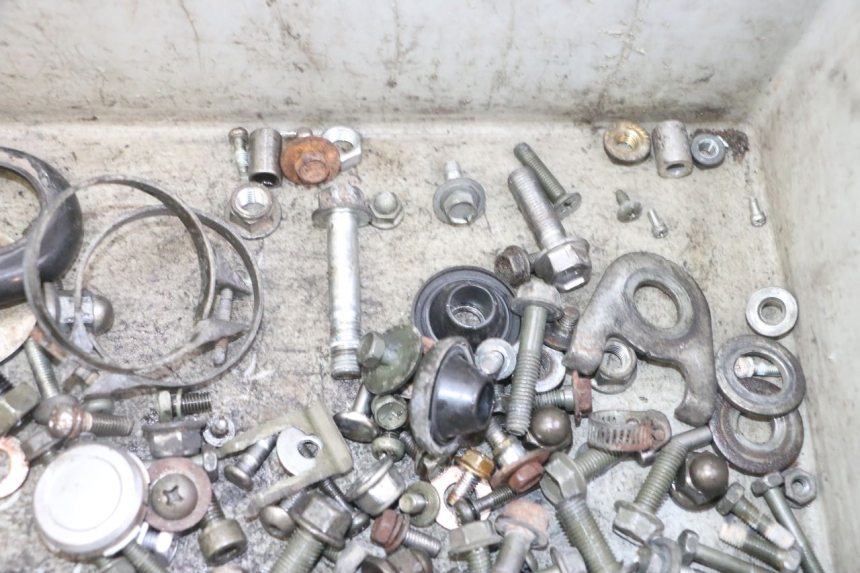 photo de SCREW HARDWARE BAG SUZUKI GS GSE 500 (2001 - 2003)